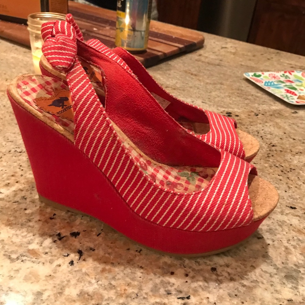 Red Rocket Dog Wedges